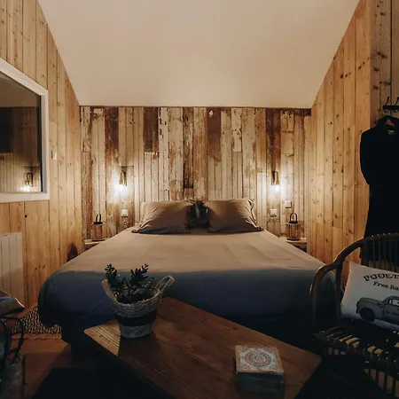 Le Poulailler & Sauna Love hotel *