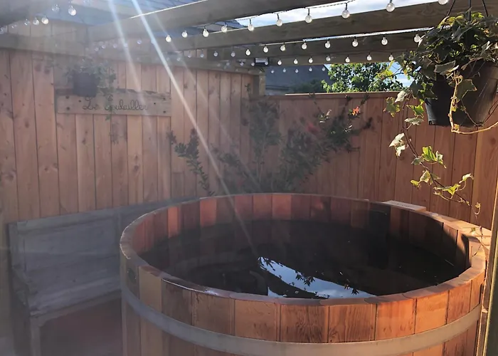 Le Poulailler & Sauna מלון אהבה *