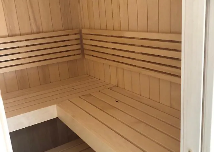 Le Poulailler & Sauna מלון אהבה *