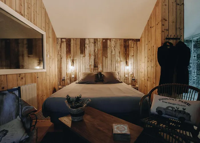 Le Poulailler & Sauna מלון אהבה *